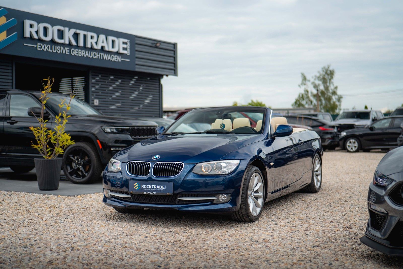 Fahrzeugabbildung BMW 330d Cabrio Sport Edition *Bi-Xenon*H&K*Memory*