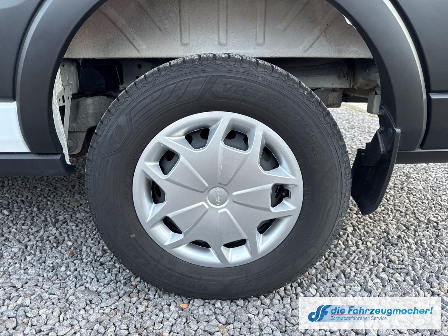 Fahrzeugabbildung Ford Transit Kasten E 350 L3 Trend Navi 360 Kamera AC