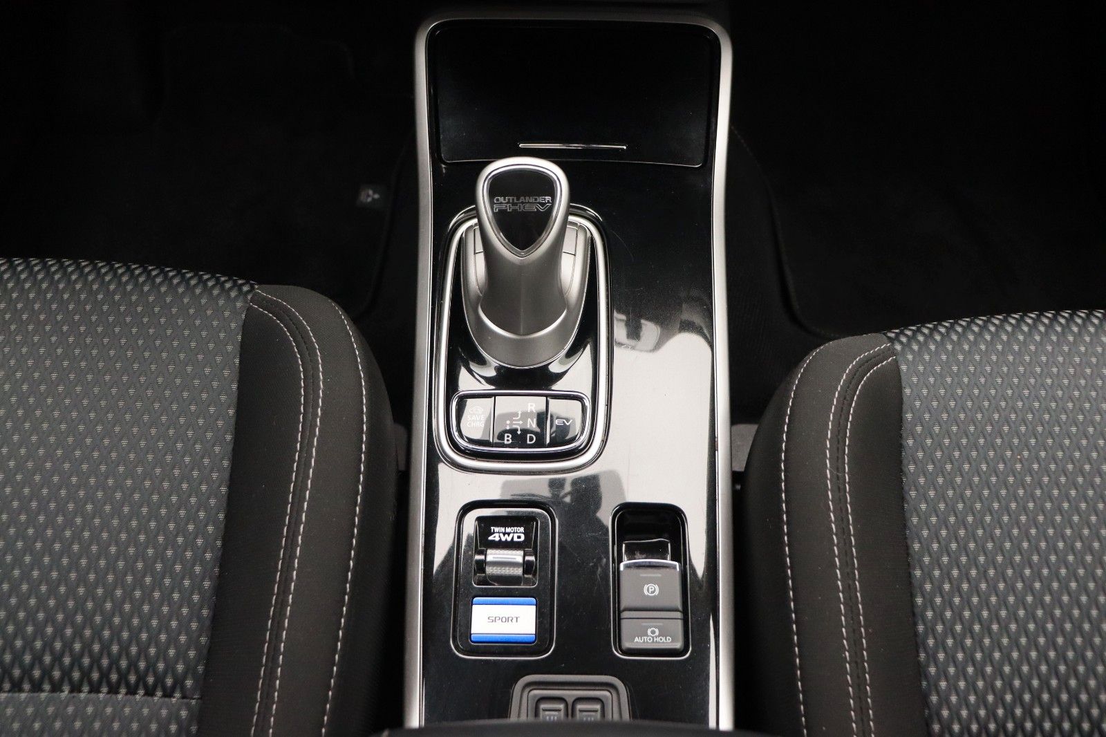 Fahrzeugabbildung Mitsubishi Outlander PHEV 2.4 Basis 4WD