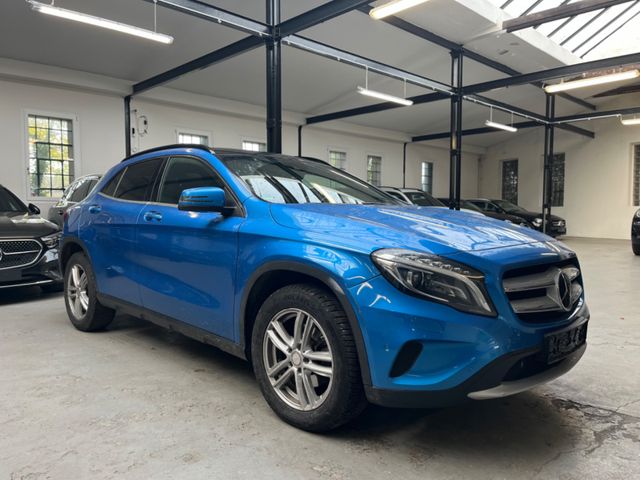 Mercedes-Benz GLA 220 CDI / d 4Matic *PANO*PDC*KAMERA*2.HD*