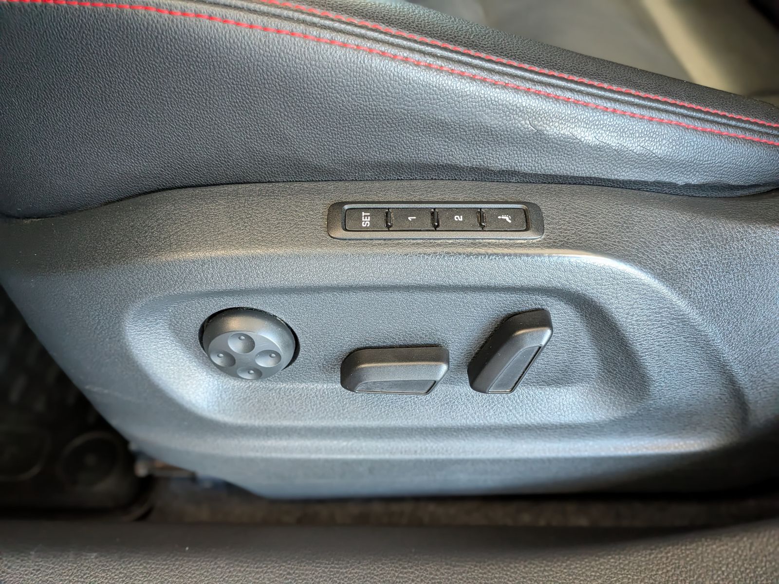 Fahrzeugabbildung SEAT Alhambra FR-Line Allrad BI-Xenon Cam 7-Sitz AHK