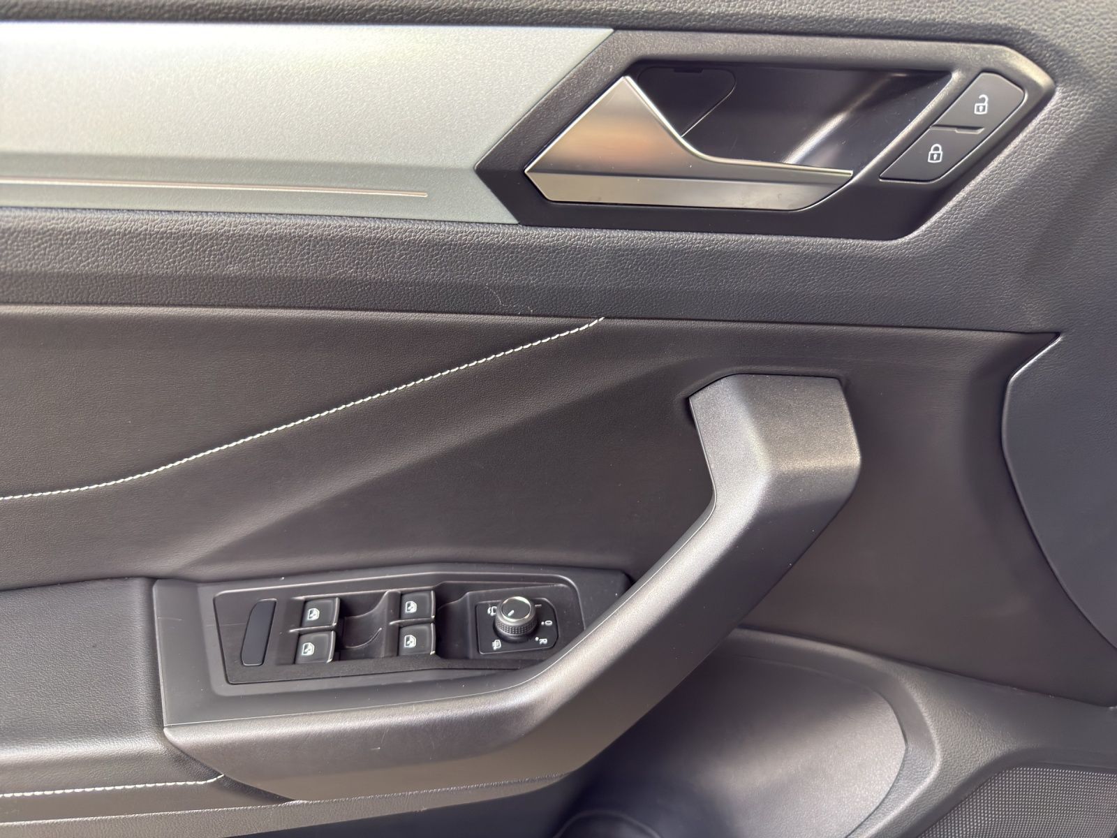 Volkswagen T-Roc - Bild 9
