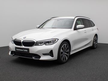 Fahrzeugabbildung BMW 320d xD SportLine HUD DAB 360°Stop&Go Alarm AHK
