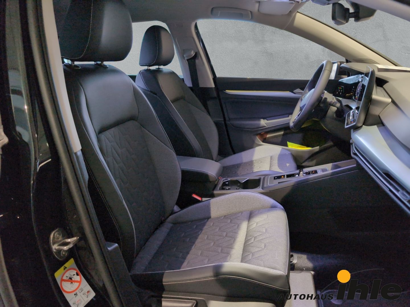 Volkswagen Golf VIII 1,5 eTSI DSG Energy GJ-REIFEN AHK APP foto 4