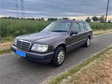 Mercedes-Benz Mercedes Benz 220TE (W124, T-Modell) - Mercedes-Benz 220: Te