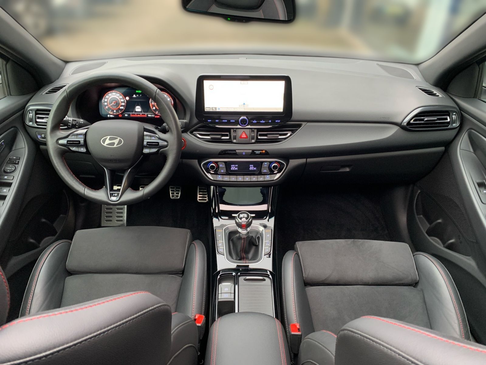 Fahrzeugabbildung Hyundai i30 1.5 T-GDI N Line Mild-Hybrid Pan Dach Sitz P