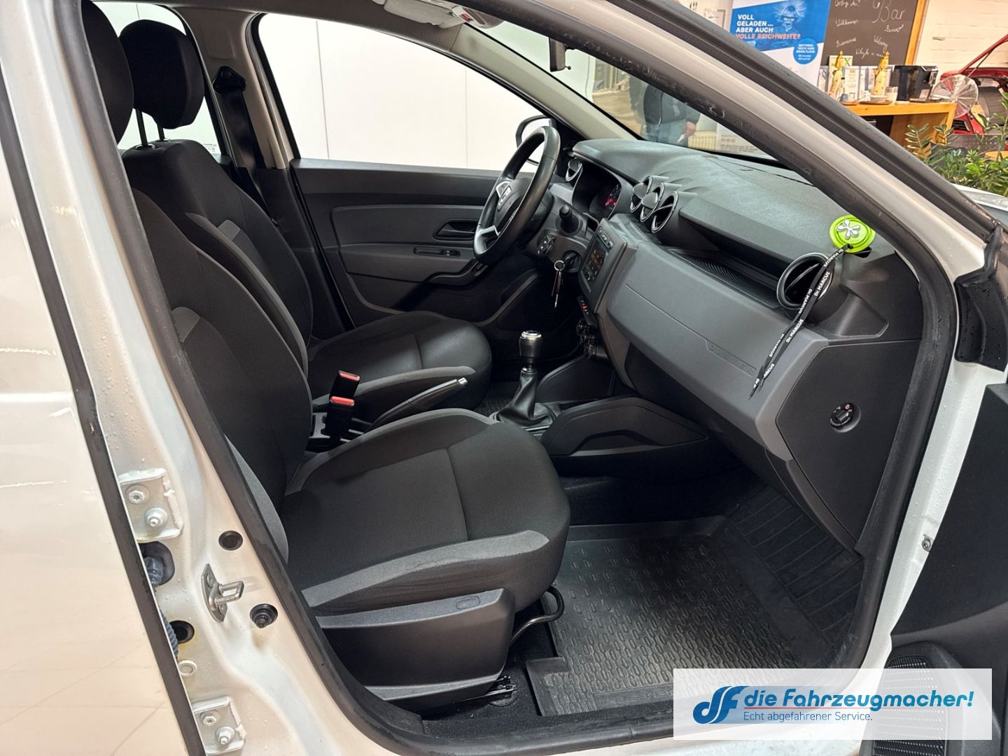 Fahrzeugabbildung Dacia Duster II Deal DAB PDC Berganfahrass. Speedlimit