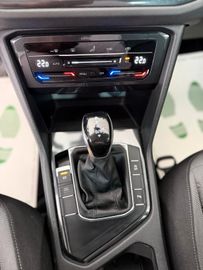 Volkswagen Tiguan - 11