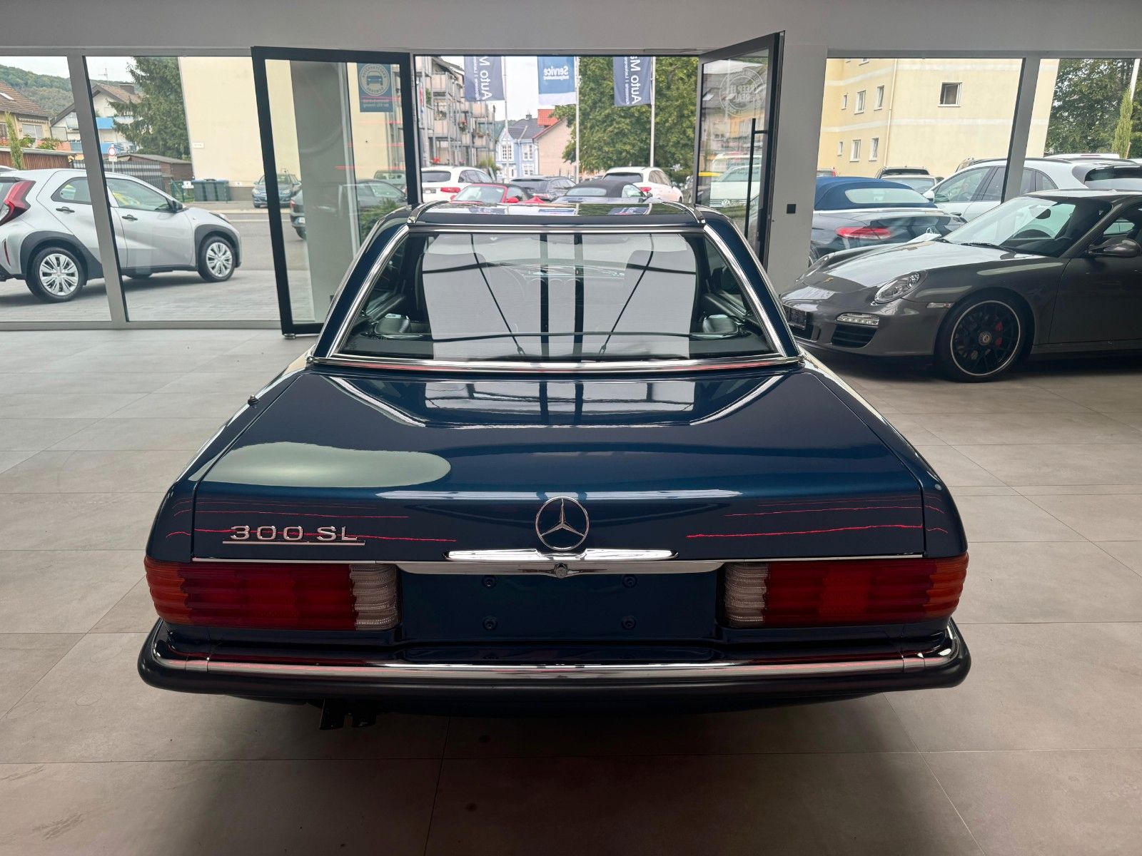 Fahrzeugabbildung Mercedes-Benz SL 300 R107 Cabriolet*H-Kennzeichen*Hardtop*