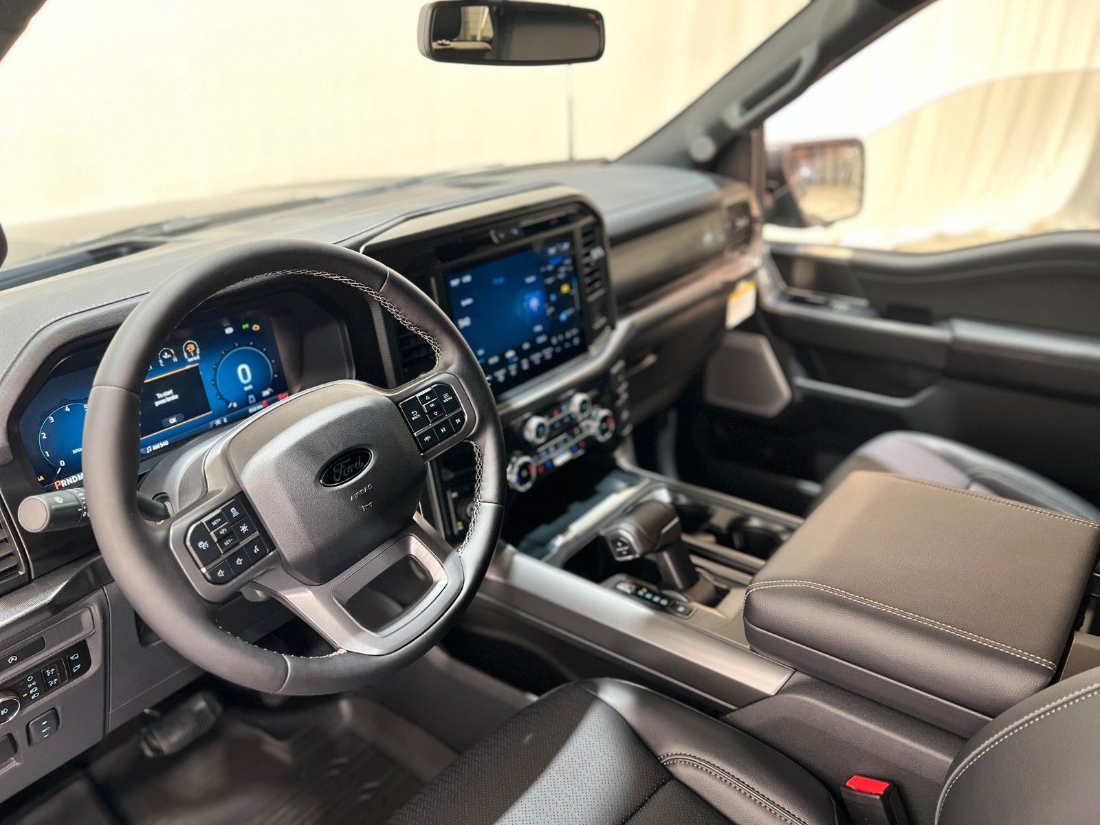 Fahrzeugabbildung Ford F-150 Lariat 5.0L V8  5,5" Black Ed. MY25