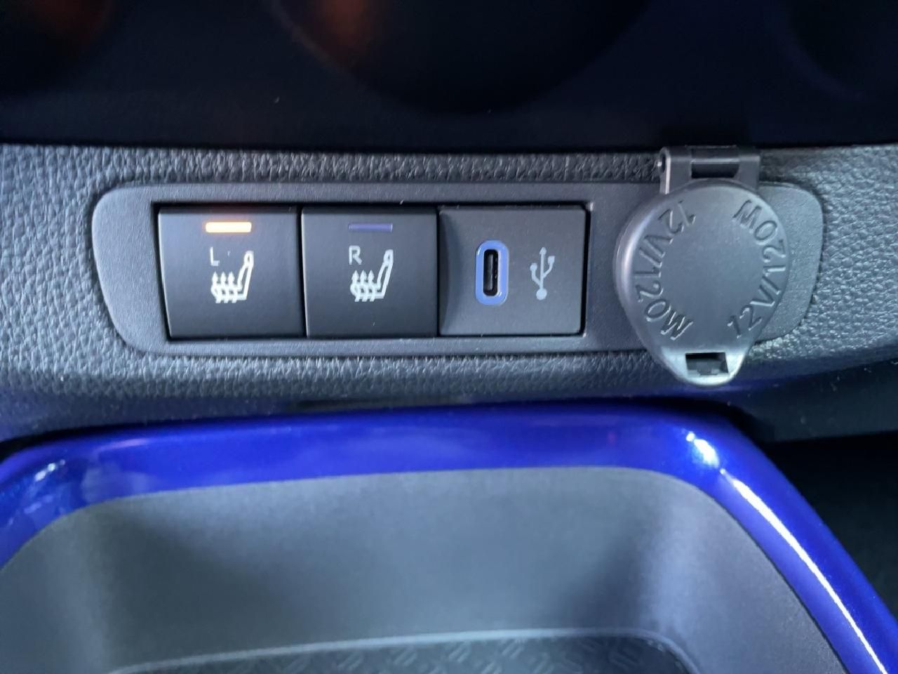 Fahrzeugabbildung Toyota Aygo X 1,0 l Teamplayer 5 M/T