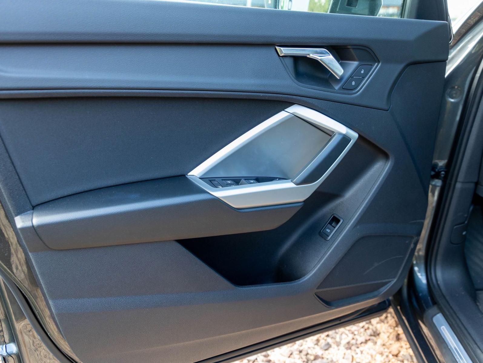 Audi Q3 SUV S line 35 TFSI 110KW DSG GRA LED AHK, миниатюра 9
