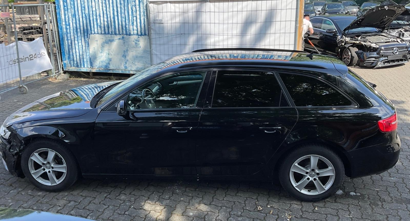 Audi A4 2014 — rear view