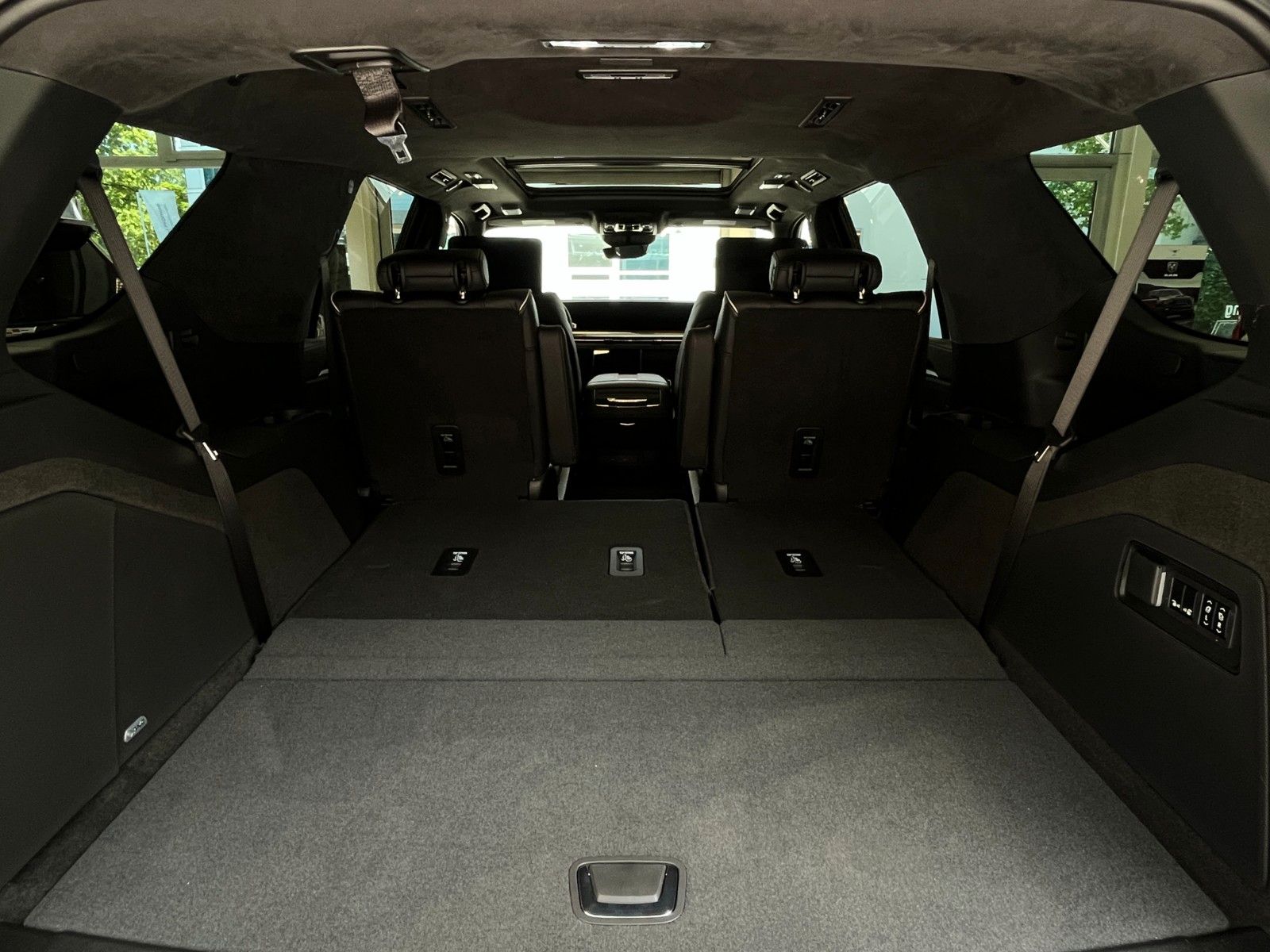 Fahrzeugabbildung Cadillac Escalade Sport Platinum 6.2 V8  4x4 LPG