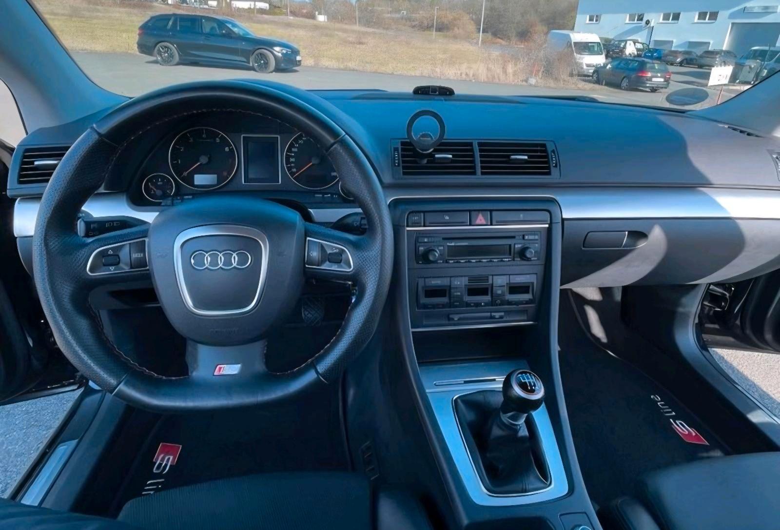 Audi A4 2005 — interior
