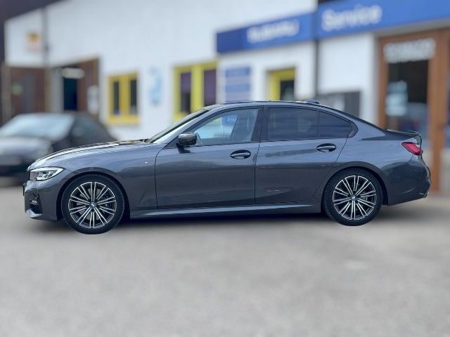 BMW 330 i M-Sport *Laserlicht*M-Fahrwerk*HEAD-UP* imagem 3
