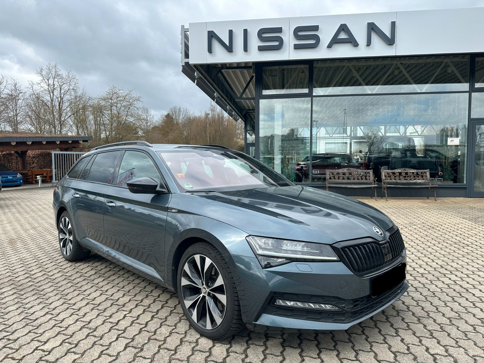 Fahrzeugabbildung SKODA Superb Combi Sportline 4x4