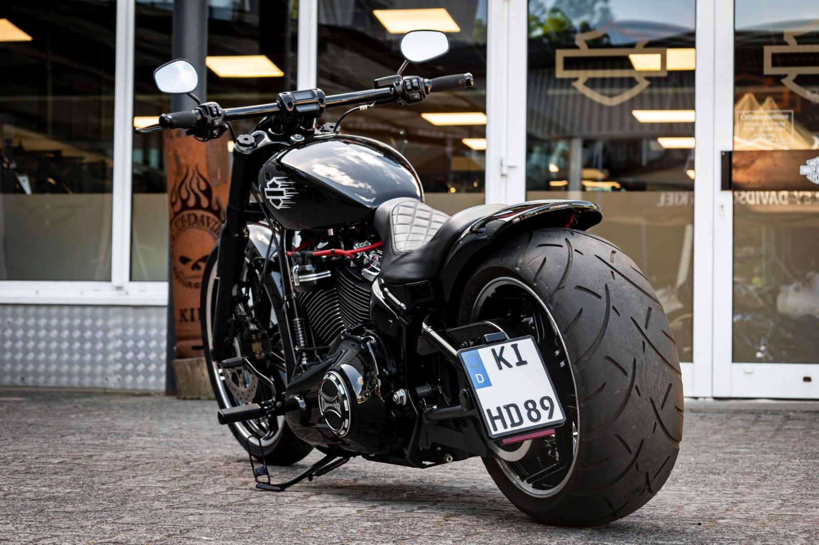 Fahrzeugabbildung Harley-Davidson FXBRS Breakout 114 cui - Jekill & Hyde