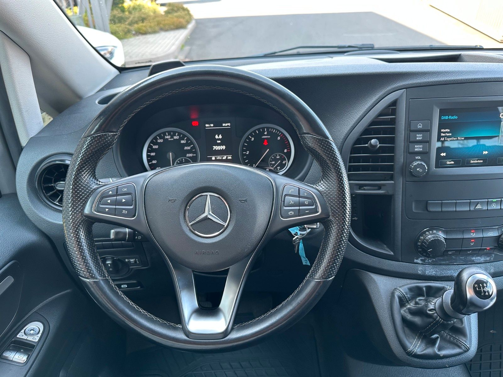 Fahrzeugabbildung Mercedes-Benz Vito 114 CDI Mixto Regal AHK Klima PARKTRONIC