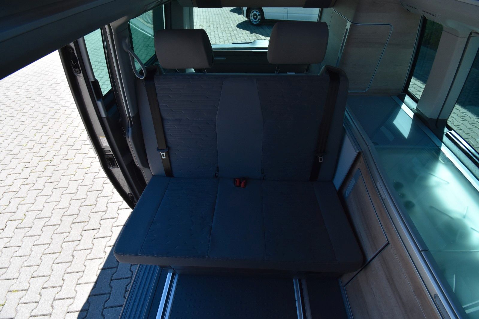 Fahrzeugabbildung Volkswagen T6.1 California Ocean 150 kW DSG 4x4 BiColor