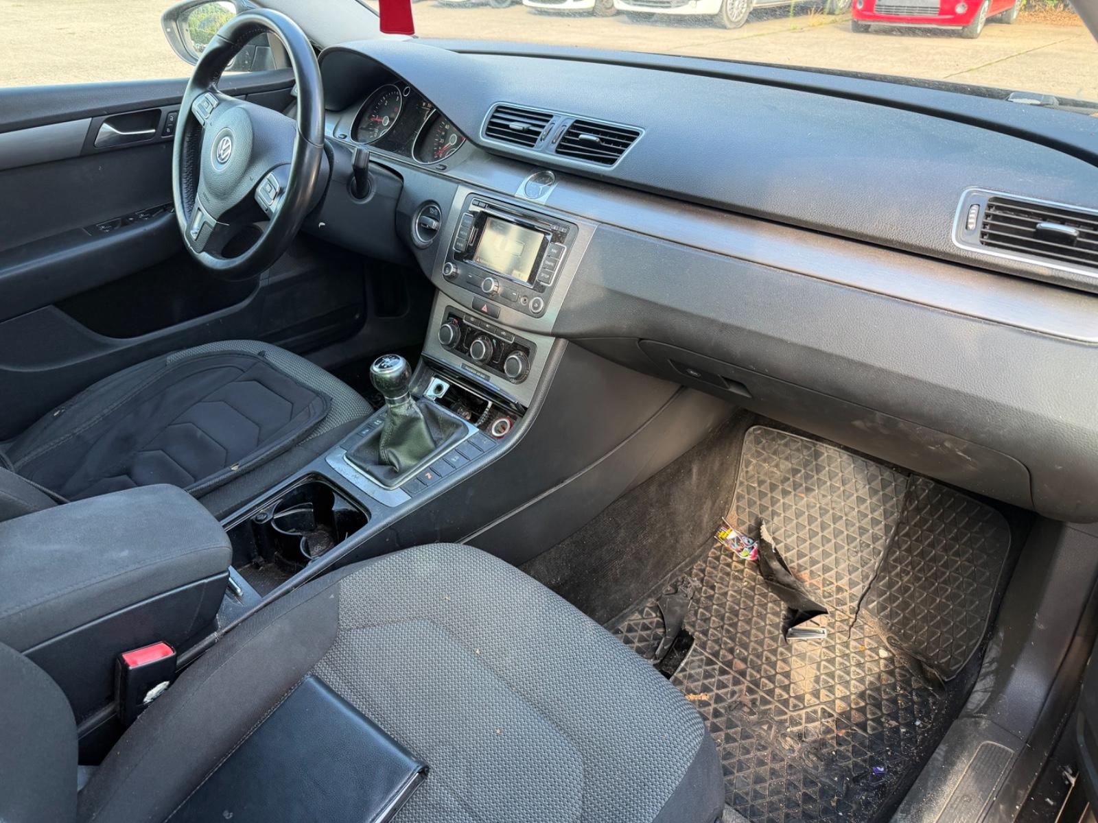 Volkswagen Passat 2011 — photo 5