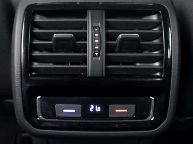 Fahrzeugabbildung Volkswagen Passat Variant Business 2.0 TDI | LED RFK AHK