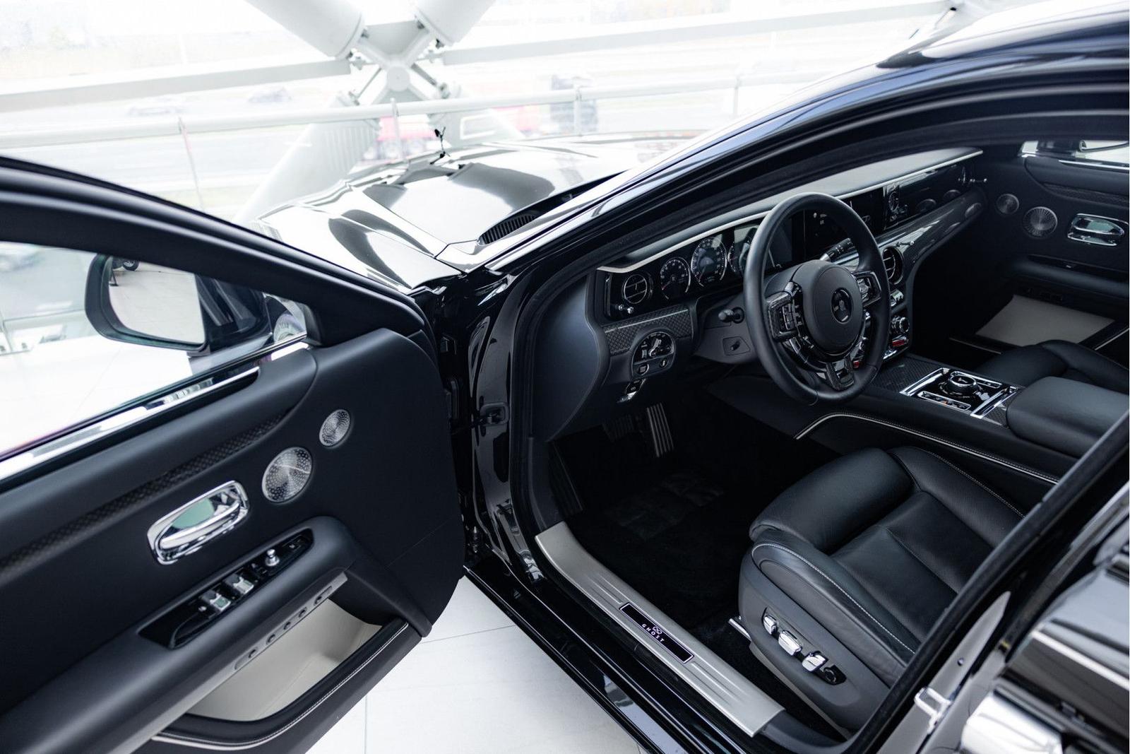 Rolls-Royce Ghost 6.75 V12 | Black Badge | Starlight | TV |