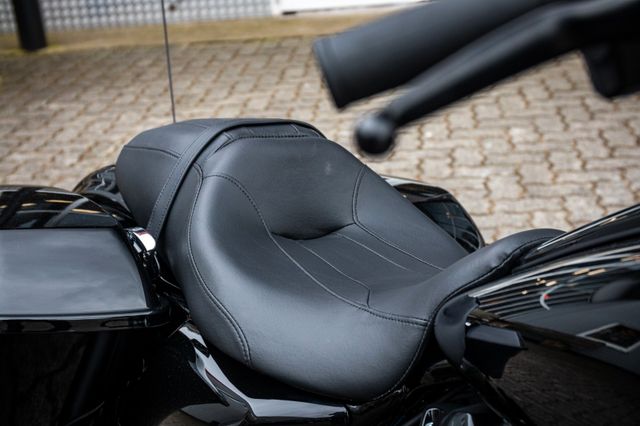 Fahrzeugabbildung Harley-Davidson ROAD GLIDE SPECIAL FLTRXS 114ci MY23 Bestellbar!