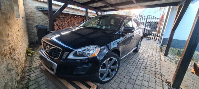 Volvo XC60 D5 AWD Geartronic Momentum