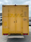 Iveco Großraumkasten mit vielen Teilen