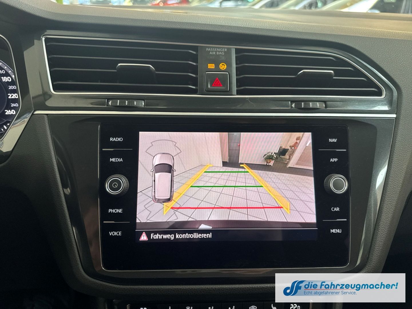 Fahrzeugabbildung Volkswagen Tiguan Comfortline BMT Start-Stopp 4Motion Navi