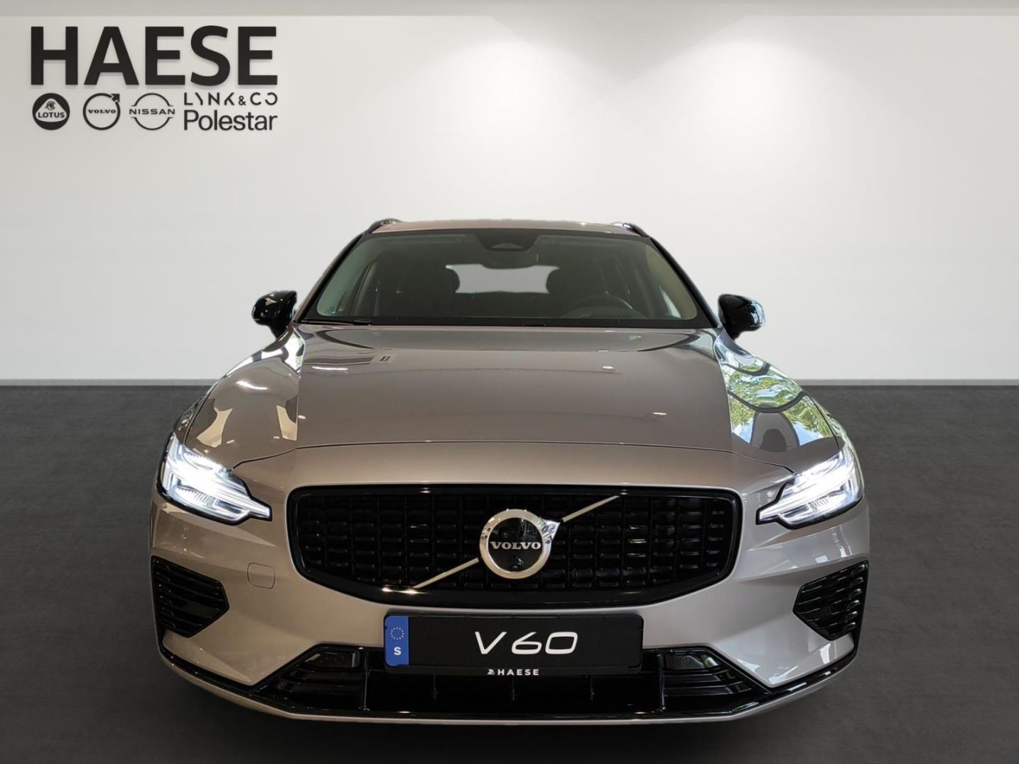 Volvo V60 T6 AWD Plug-In Hybrid Plus Dark HeadUp-Displ imagem 2