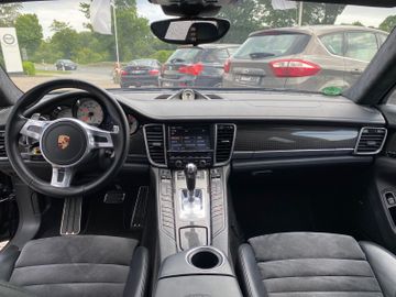 Fahrzeugabbildung Porsche Panamera GTS, PDK, GSD, Navi, Alcantara uvm.