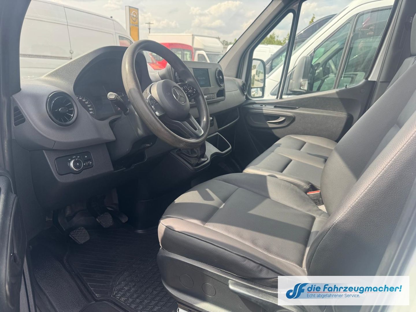 Fahrzeugabbildung Mercedes-Benz Sprinter Kasten RWD AWD 317 CDI L1 EU6d-T Licht
