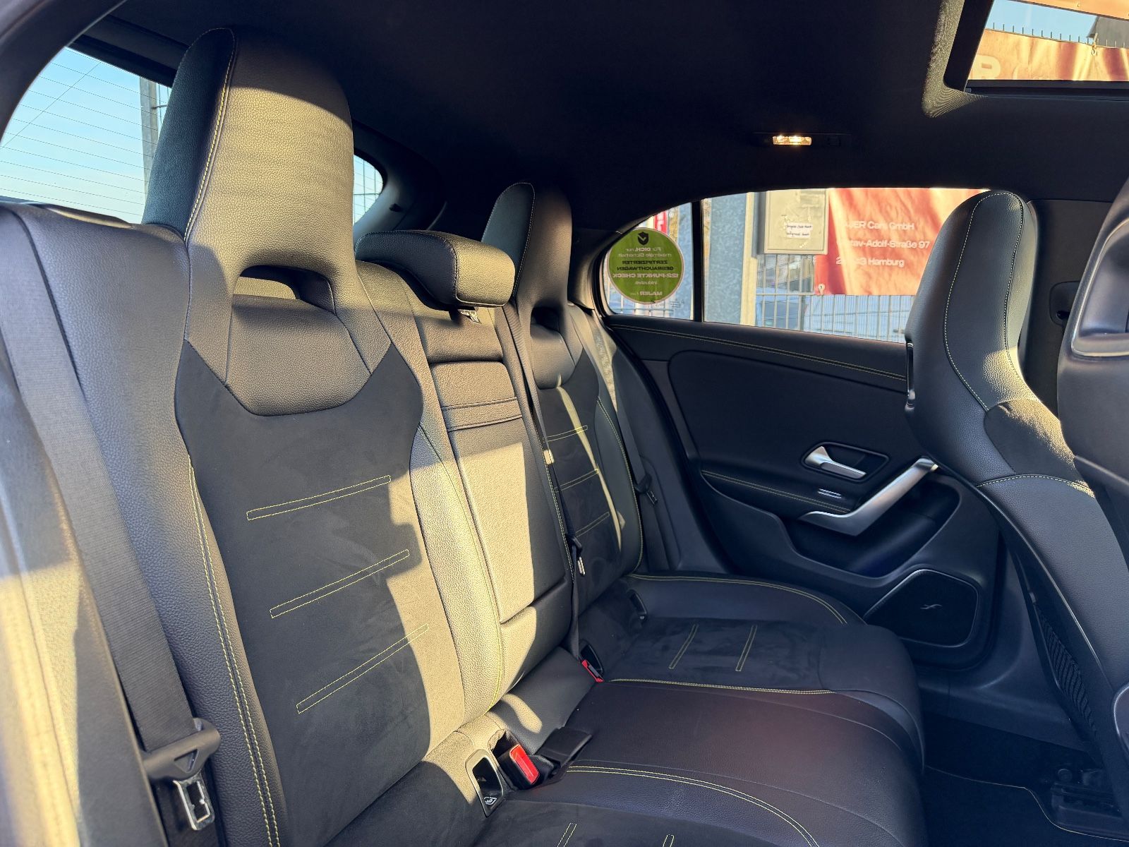 Fahrzeugabbildung Mercedes-Benz A 250 4Matic AMG Edition 1 JUNGESTERNE*PANO*MEMO