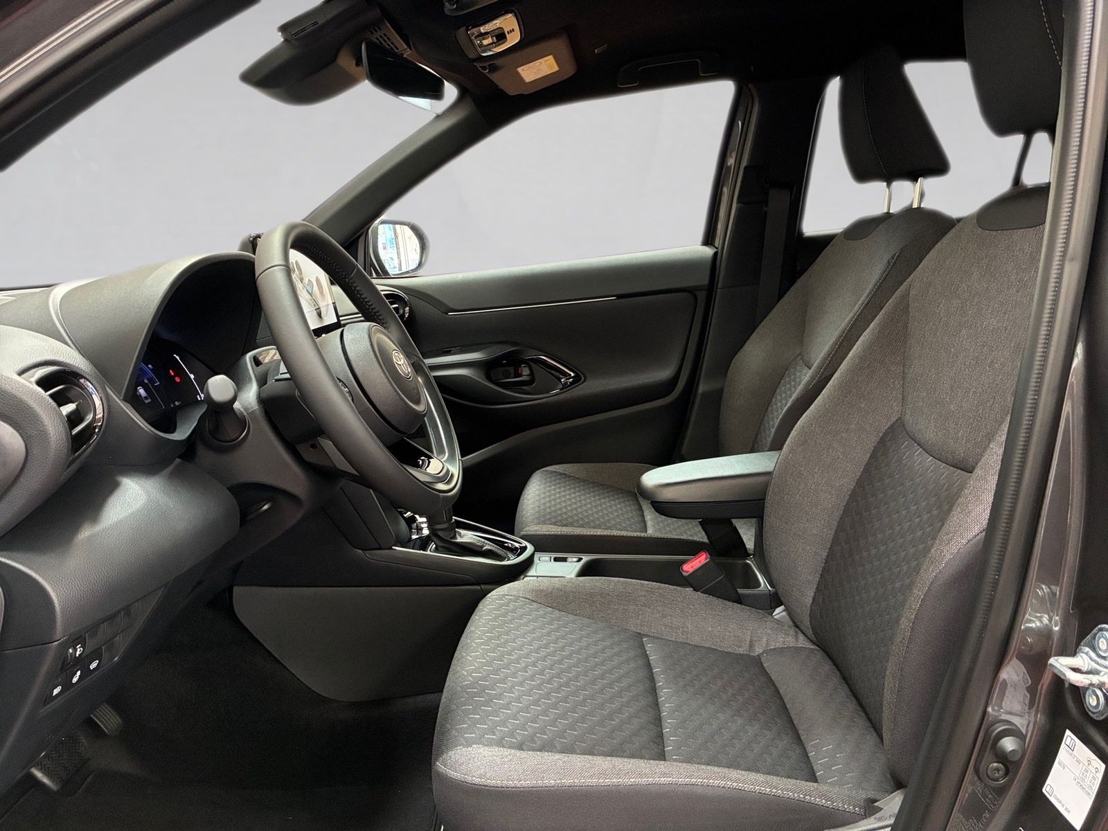 Fahrzeugabbildung Toyota Yaris Cross 1.5 Teamplayer +Wi-P.+Safety Paket