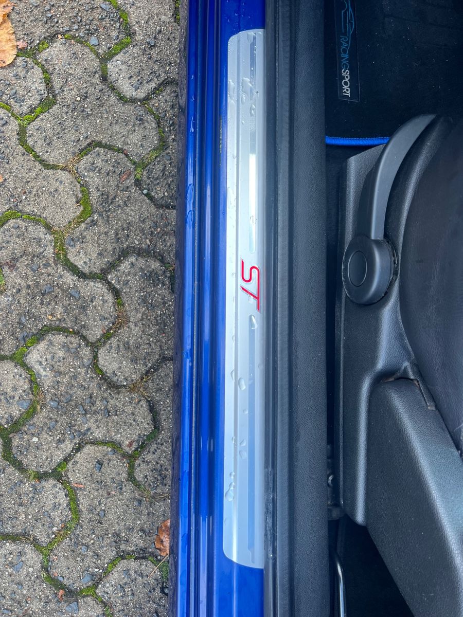 Fahrzeugabbildung Ford Fiesta ST Sport 2.0 150PS