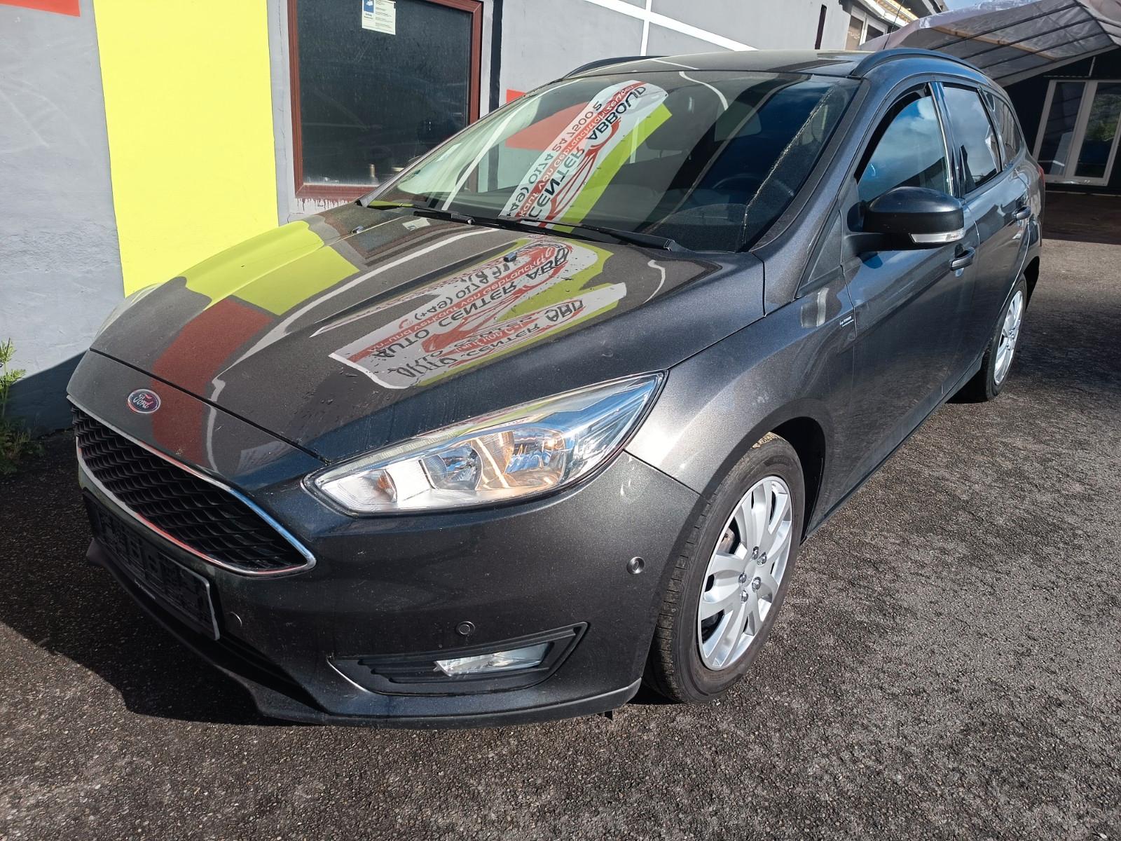 Ford Focus 2015 — rear view