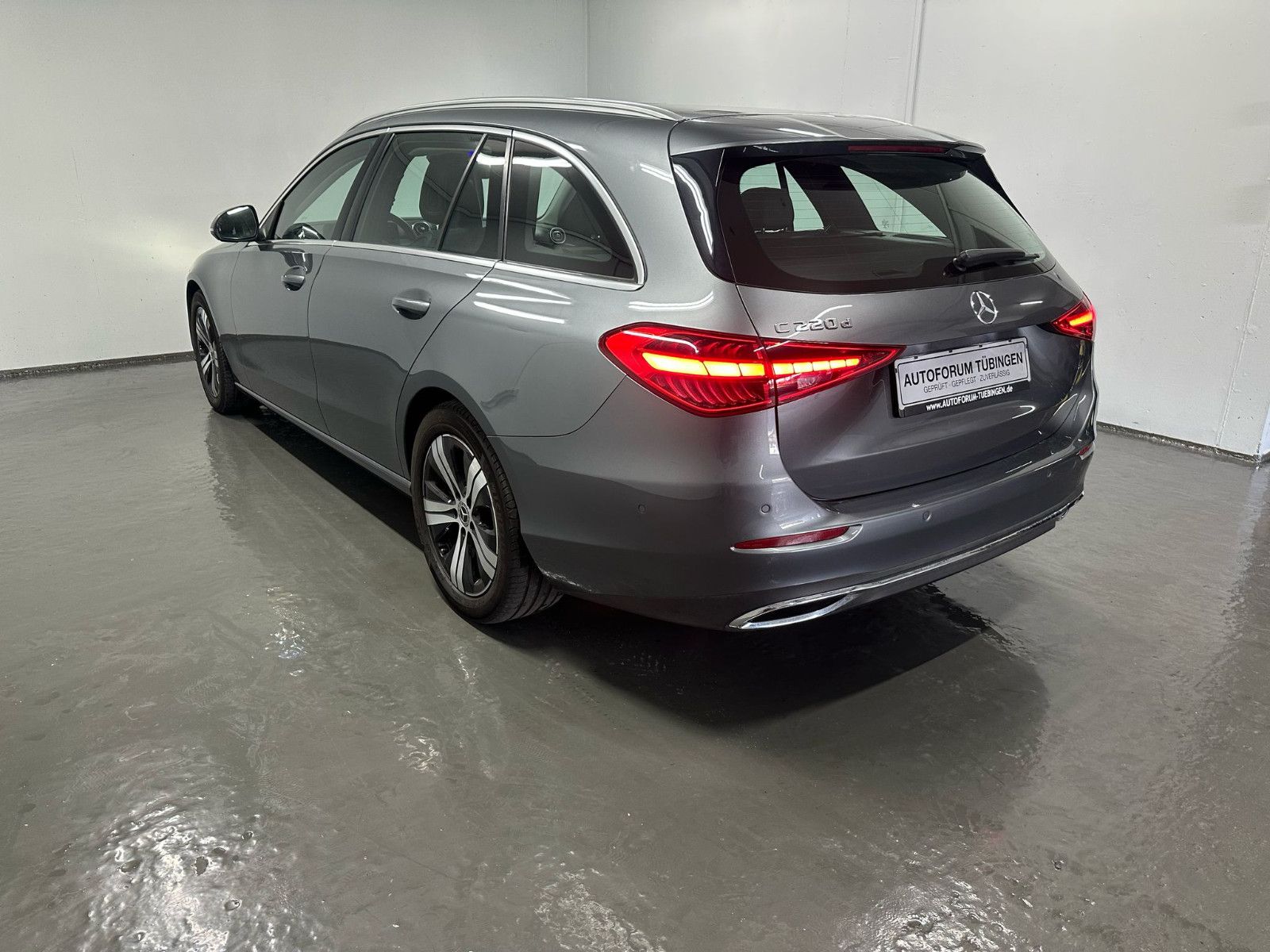 Fahrzeugabbildung Mercedes-Benz C 220 d T Autom. AVANTGARDE*PANO*KAMERA*LED*SPUR