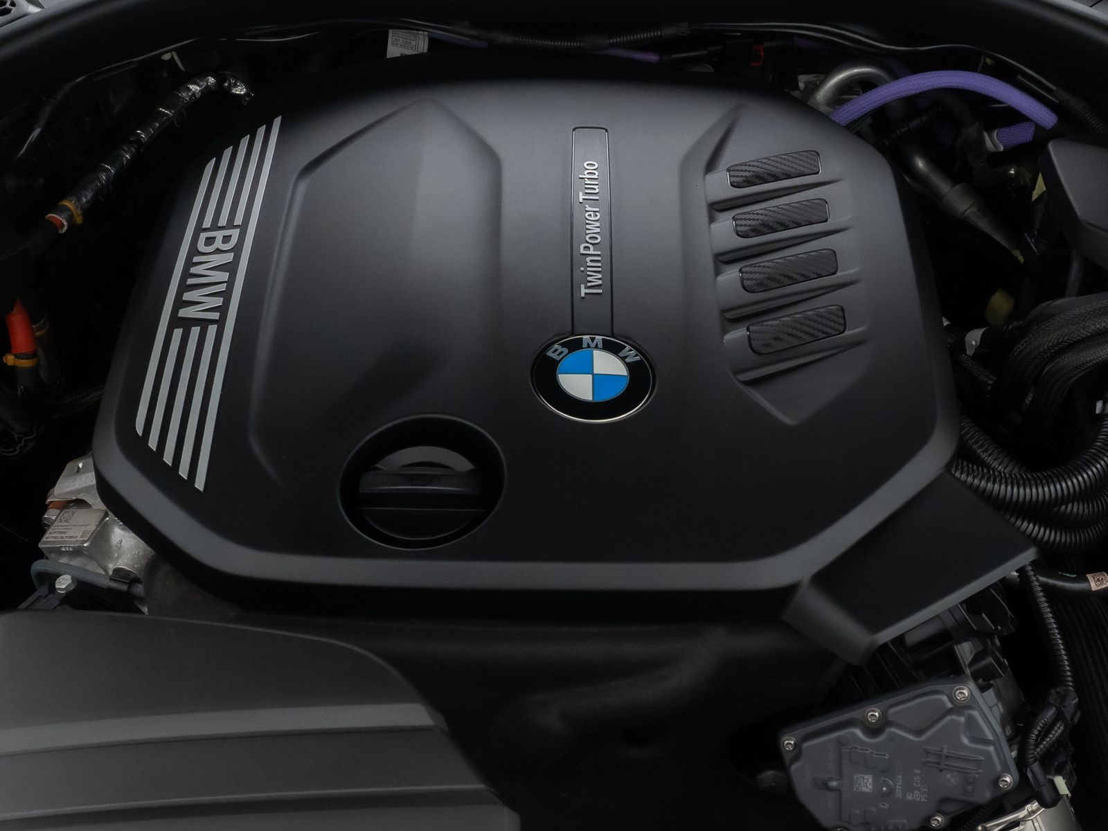 Fahrzeugabbildung BMW 320d ACC Alarm HUD DAB H/K Panoram Sportsitz 19"