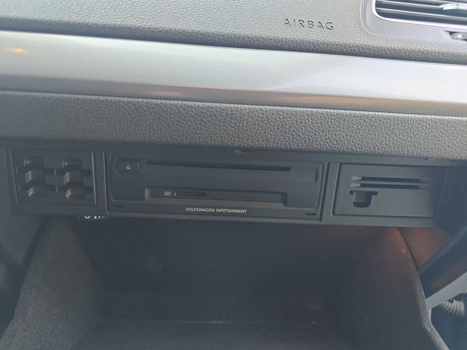 Fahrzeugabbildung Volkswagen Golf VII Trendline BMT/AHK/PDC/KLiMA/SZH