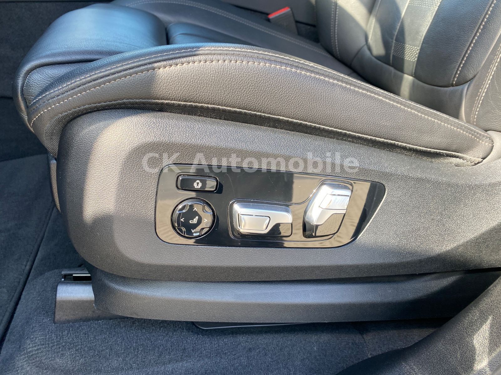 Fahrzeugabbildung BMW X5 xDrive 30d MSport/22Zoll/HeadUp/Pano/360°/LED