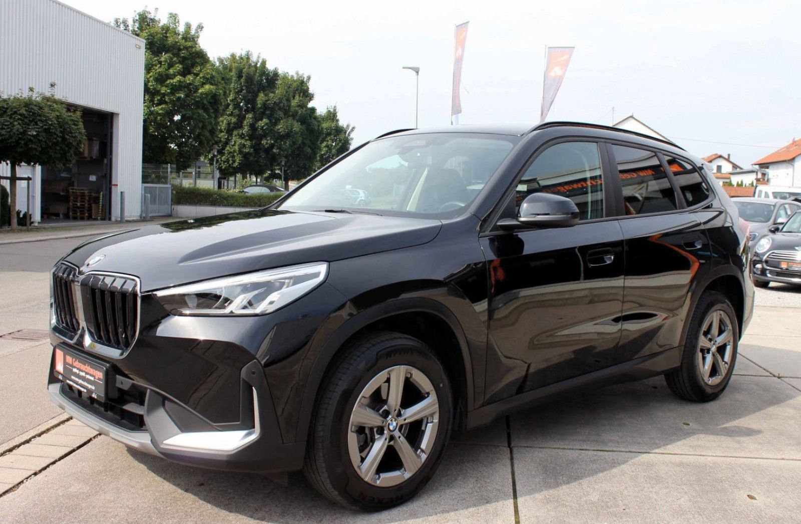 Fahrzeugabbildung BMW X1 sDrive 18i Steptr. ACC KAM PDC LED NAV AHK