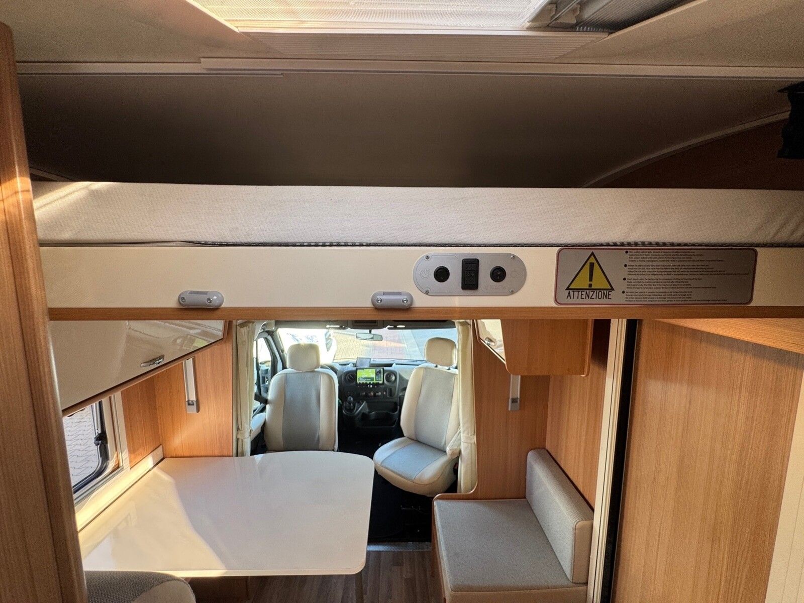 Fahrzeugabbildung Ahorn Camp T 680 Plus Rückfahrkamera, Markise, TV