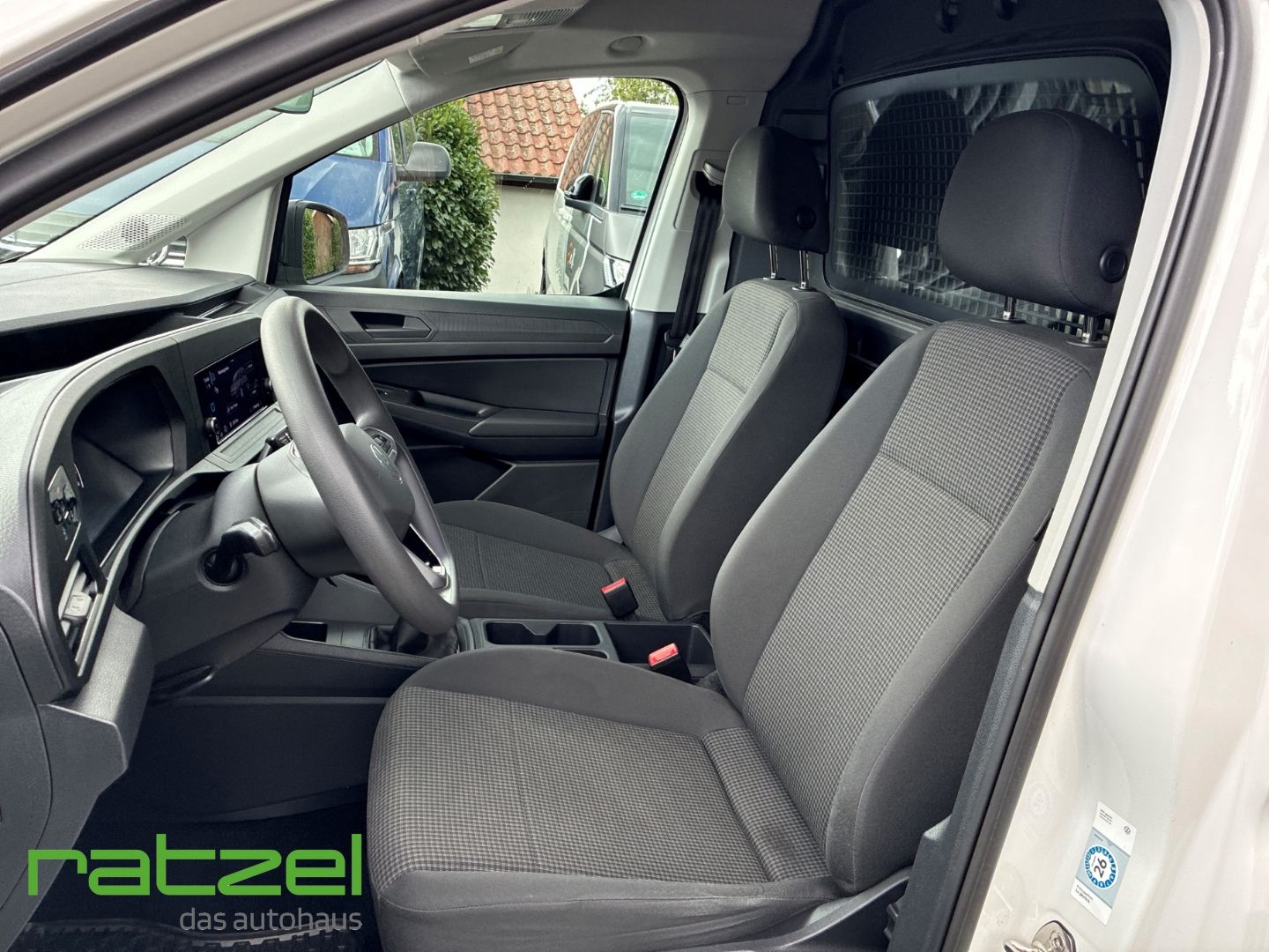 Fahrzeugabbildung Volkswagen Caddy Cargo KR 2.0 TDI AHK Kamera Klimaaut. DAB