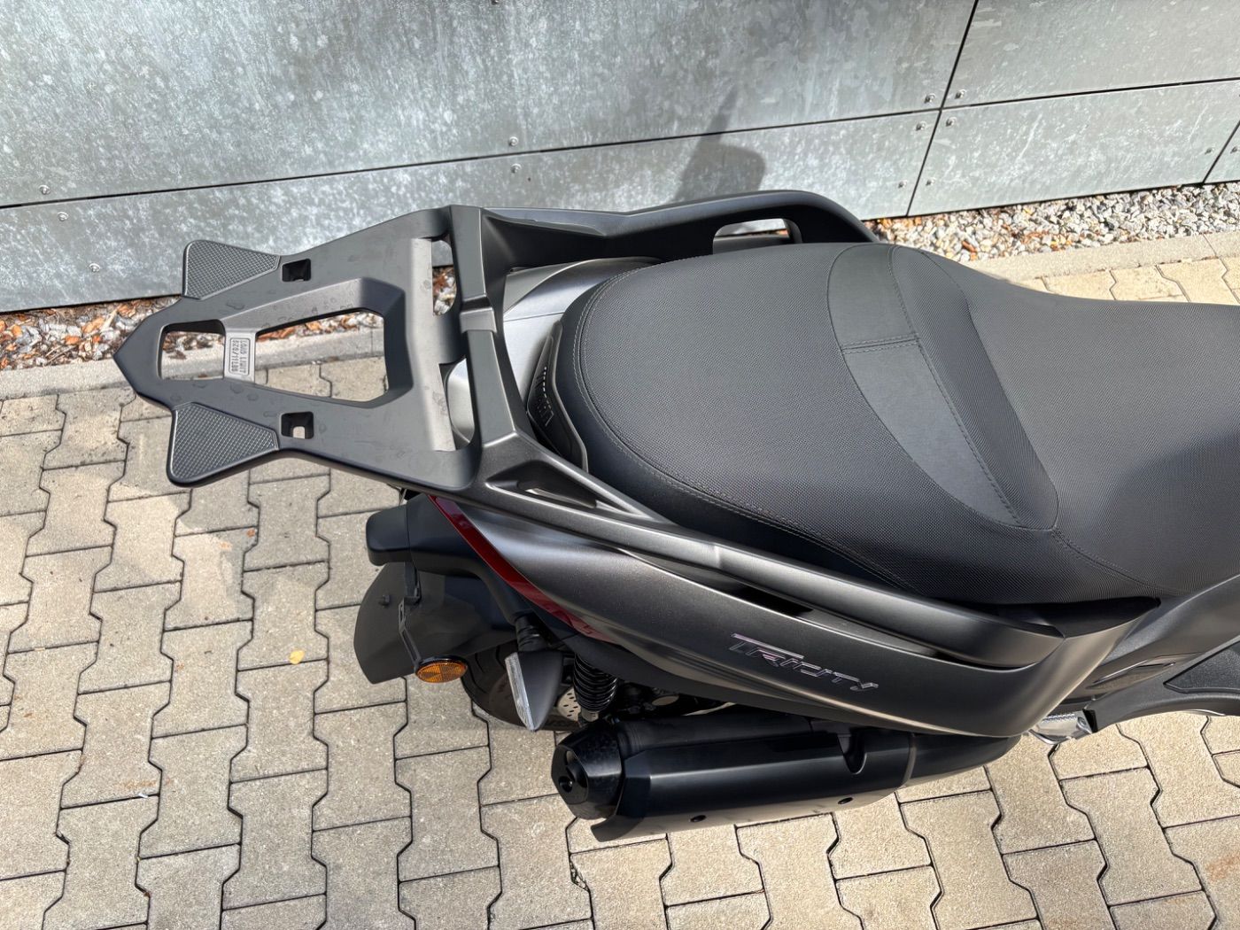 Fahrzeugabbildung Yamaha Tricity 300 Handschutz Gepäckbrücke