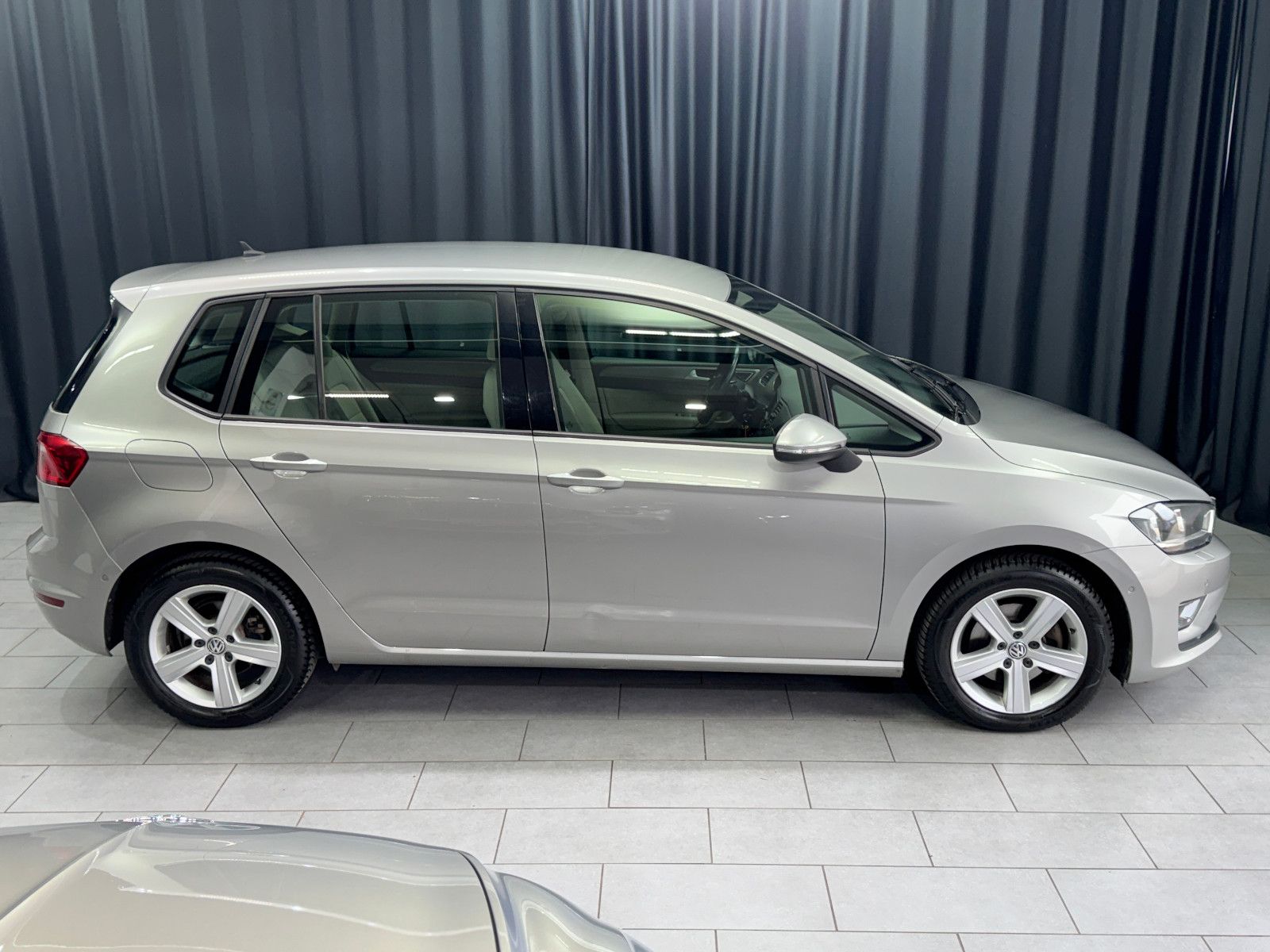 Fahrzeugabbildung Volkswagen Golf Sportsvan VII Comfortline|PDC|AUTOMATIK|NAV