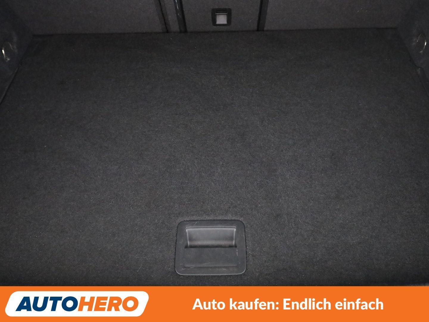 Volkswagen Golf VIII 1.5 eTSI ACT Life Aut.*NAVI*CAM*ACC*, миниатюра 16