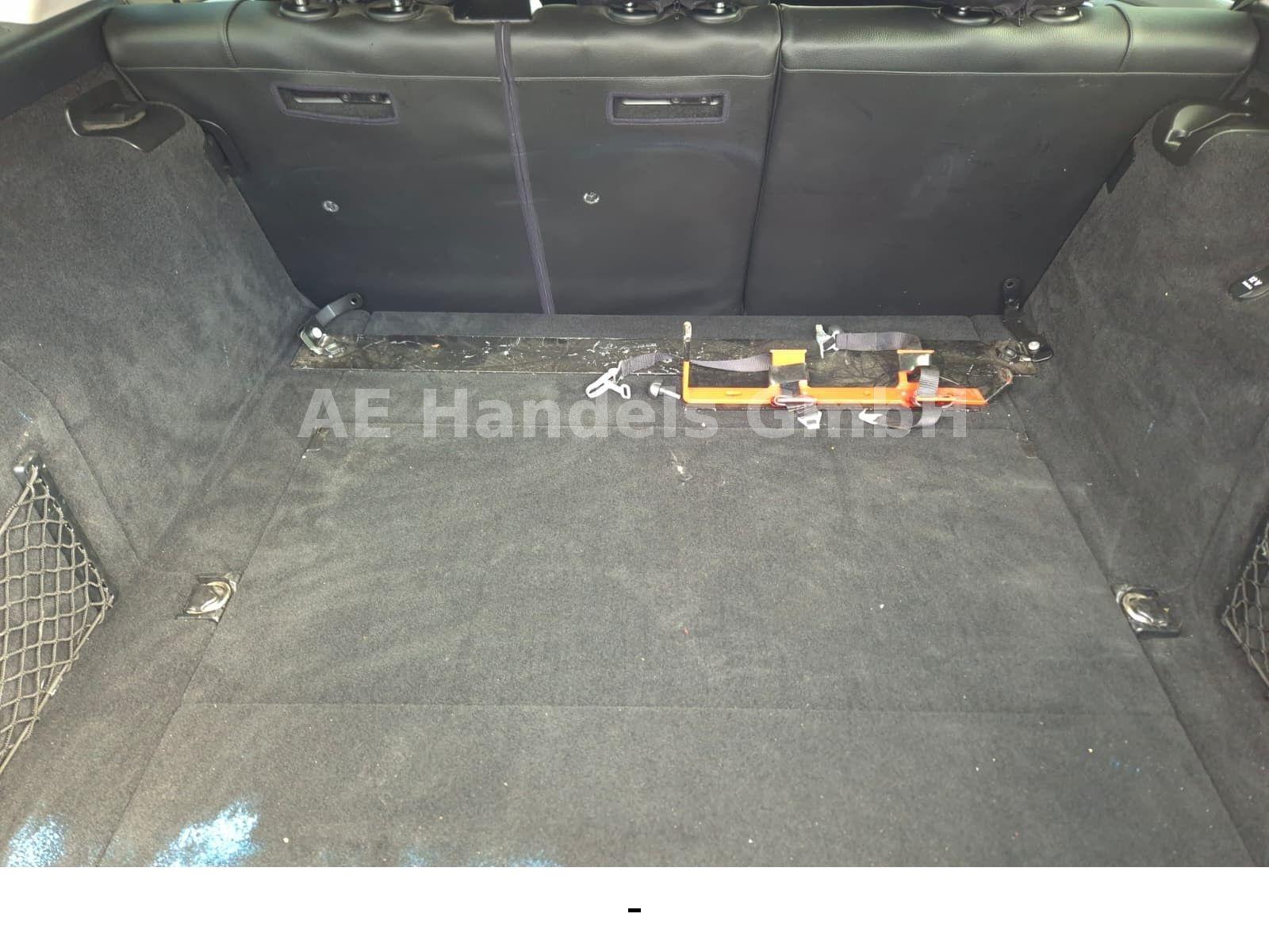 Mercedes-Benz E250 2013 — photo 28
