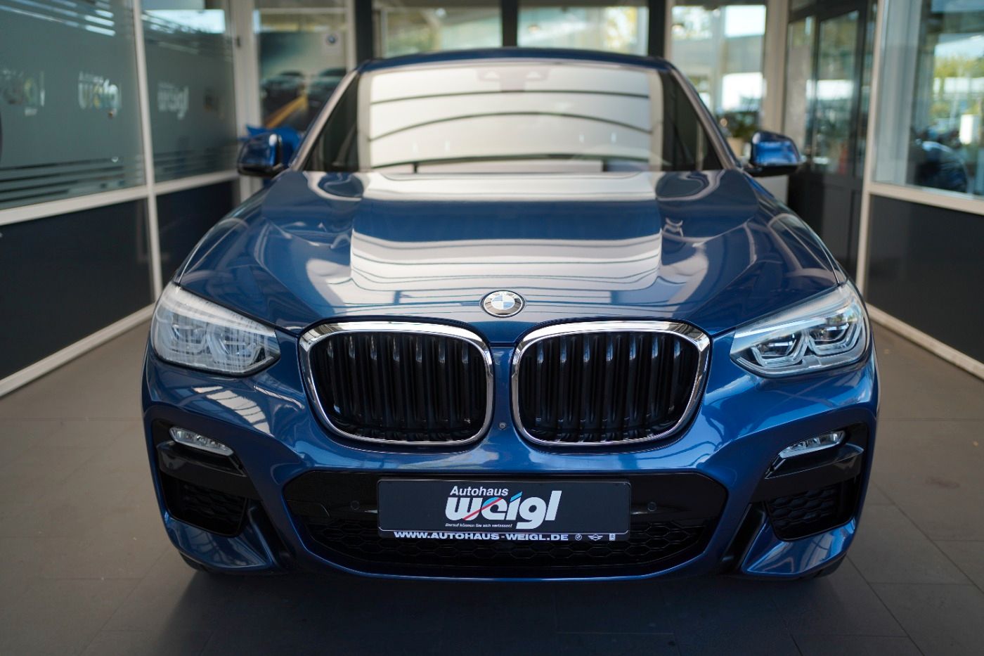 Fahrzeugabbildung BMW X4 xDrive 30i M Sport AHK+Standheizung+Head Up++